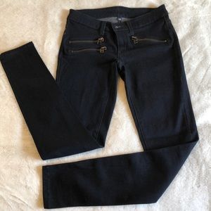 Carmar blue jeans, size 25, fun zippers